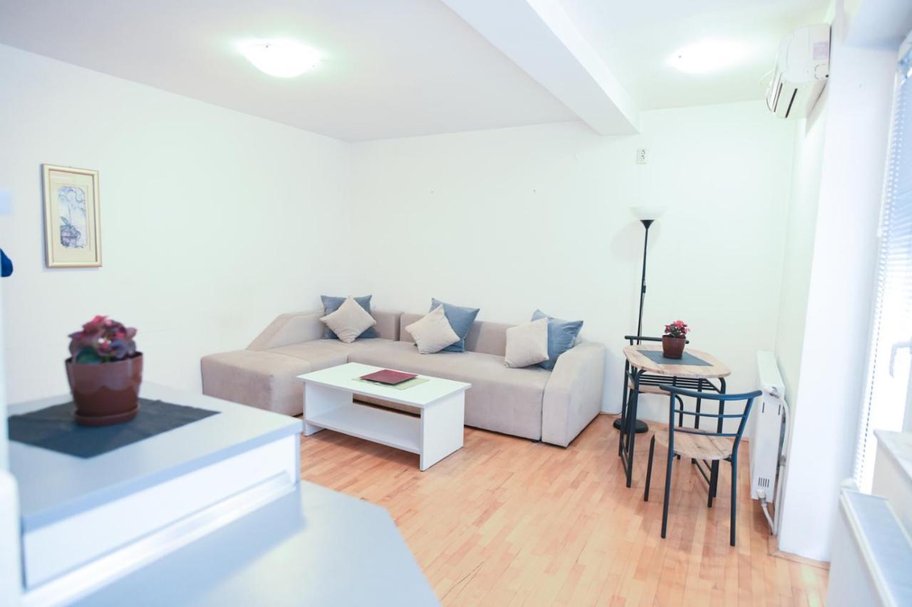 Elena Apartment Skopje Buitenkant foto